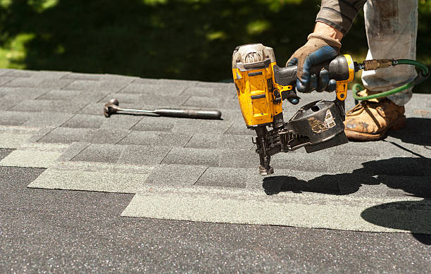 Roof Gutter Cleaning in Oak Creek, WI